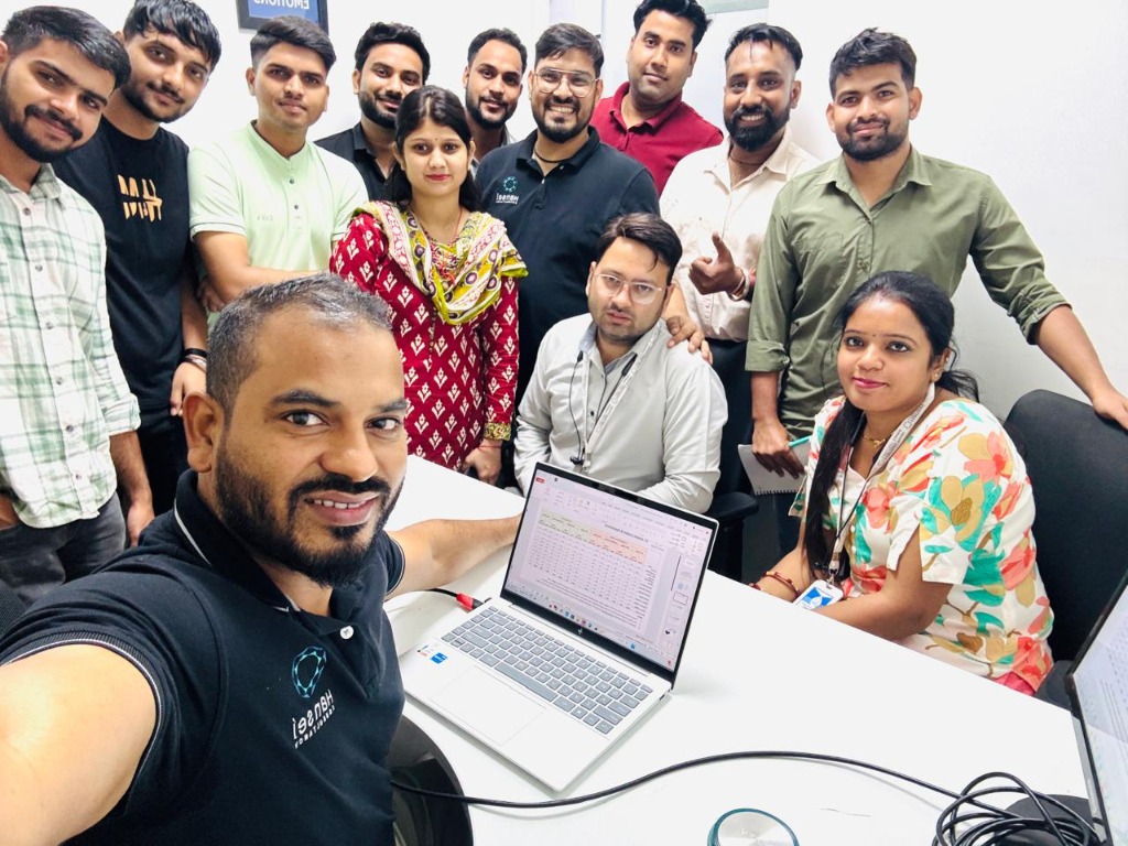 Hansei team at the office